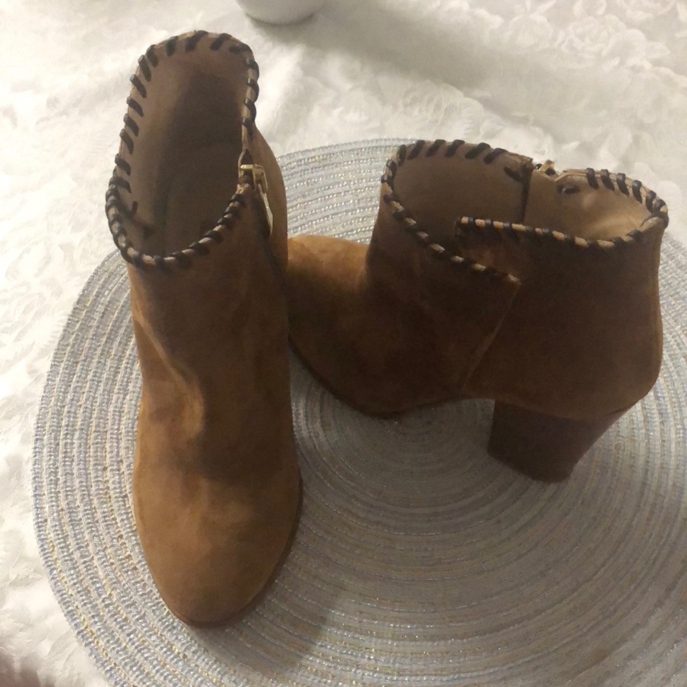 Dee Keller Camel Suede Booties Sz 6.5
